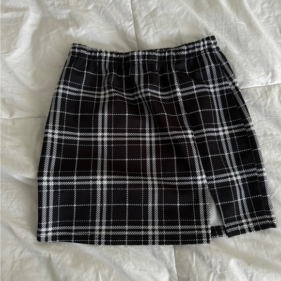 Girls elastic black and white plaid mini skirt size Youth 14 (fits like a XS) - Picture 1 of 7